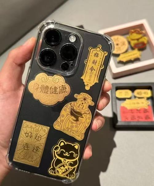 牛掌柜 “蛇金”、足金手机贴成新宠，新年还要“出手”黄金吗？
